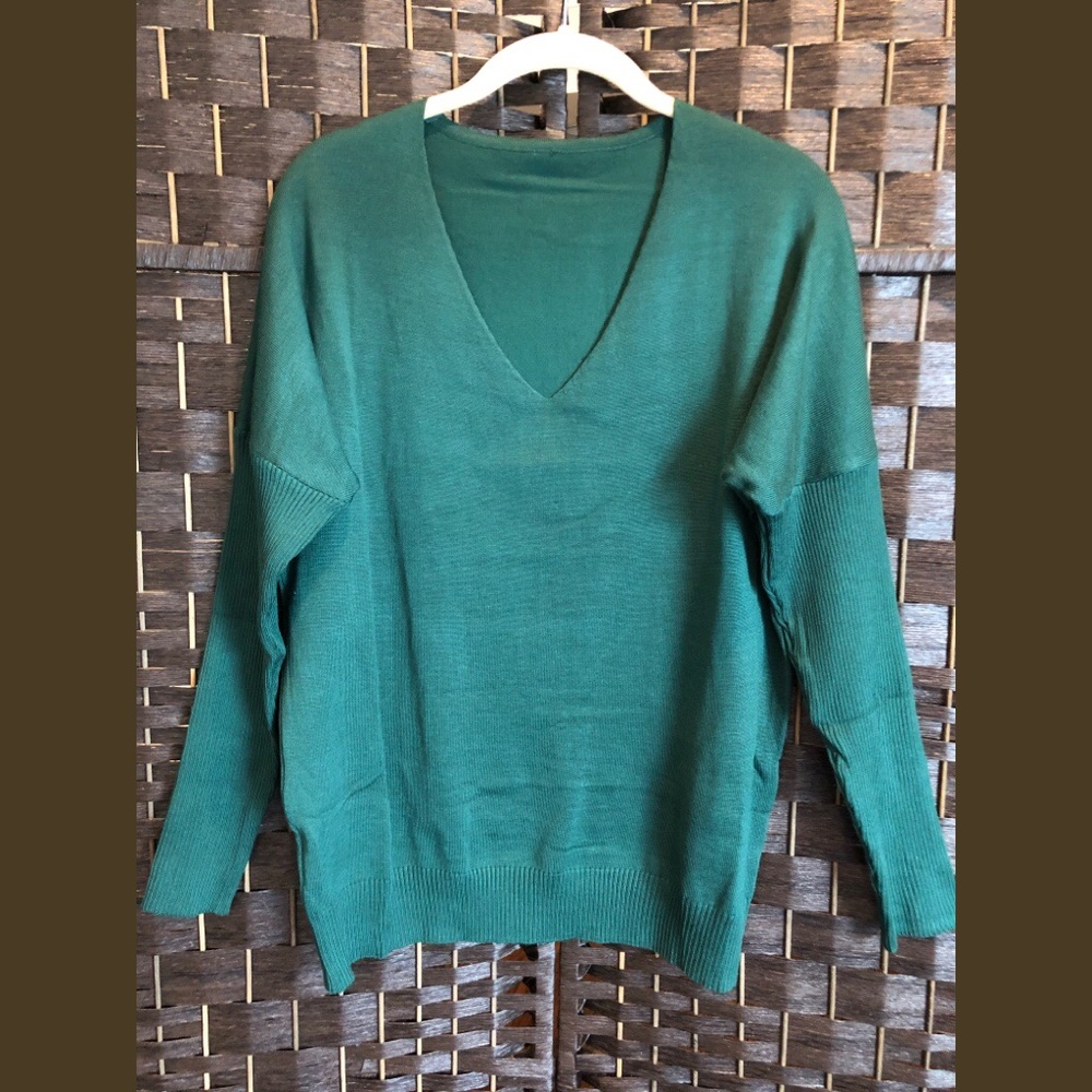 NWOT Green Cotton V-Neck Sweater